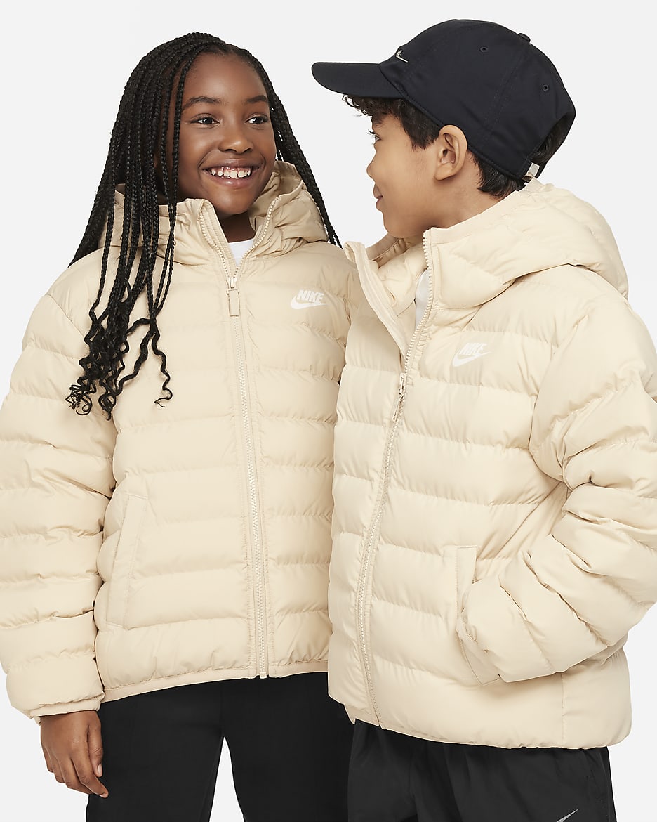 Nike Sportswear Lightweight Synthetic Fill Older Kids Loose Hooded Jacket. Nike MY